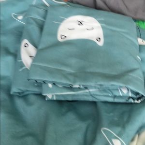 A pretty cat duvet cover for your bed